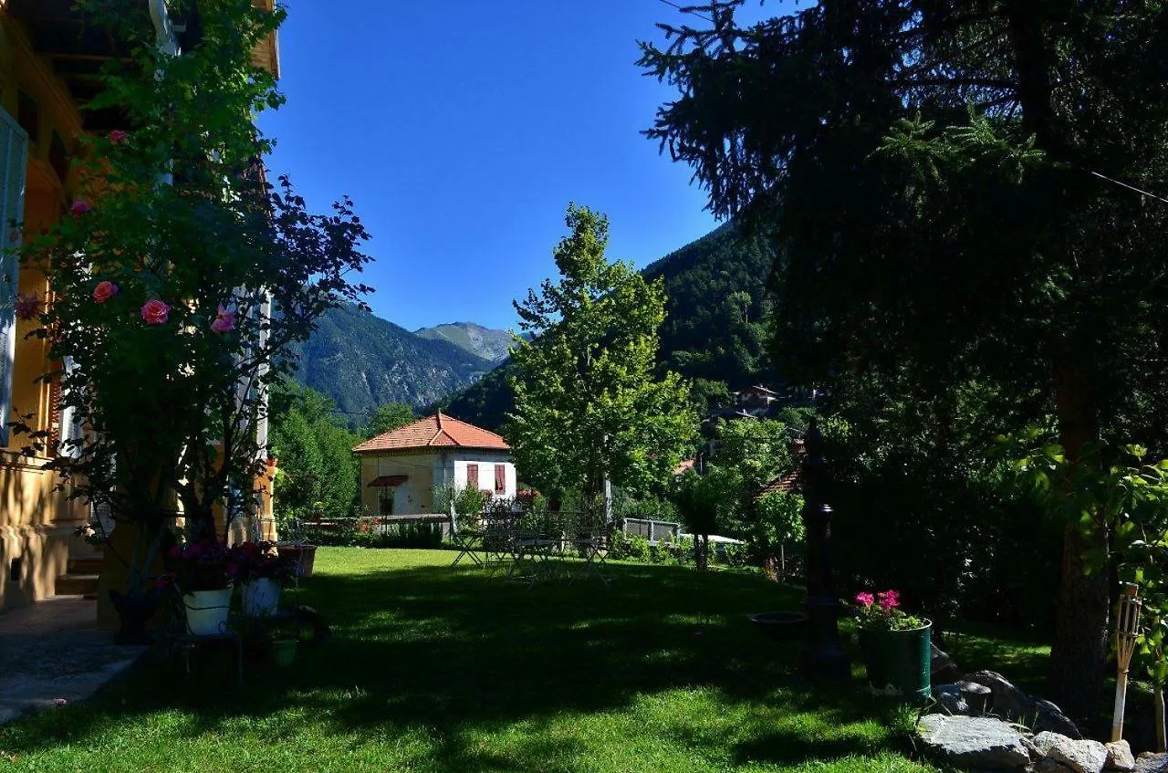 Saint-Martin-VésubieLa Ribambelle住宿加早餐旅馆 法国